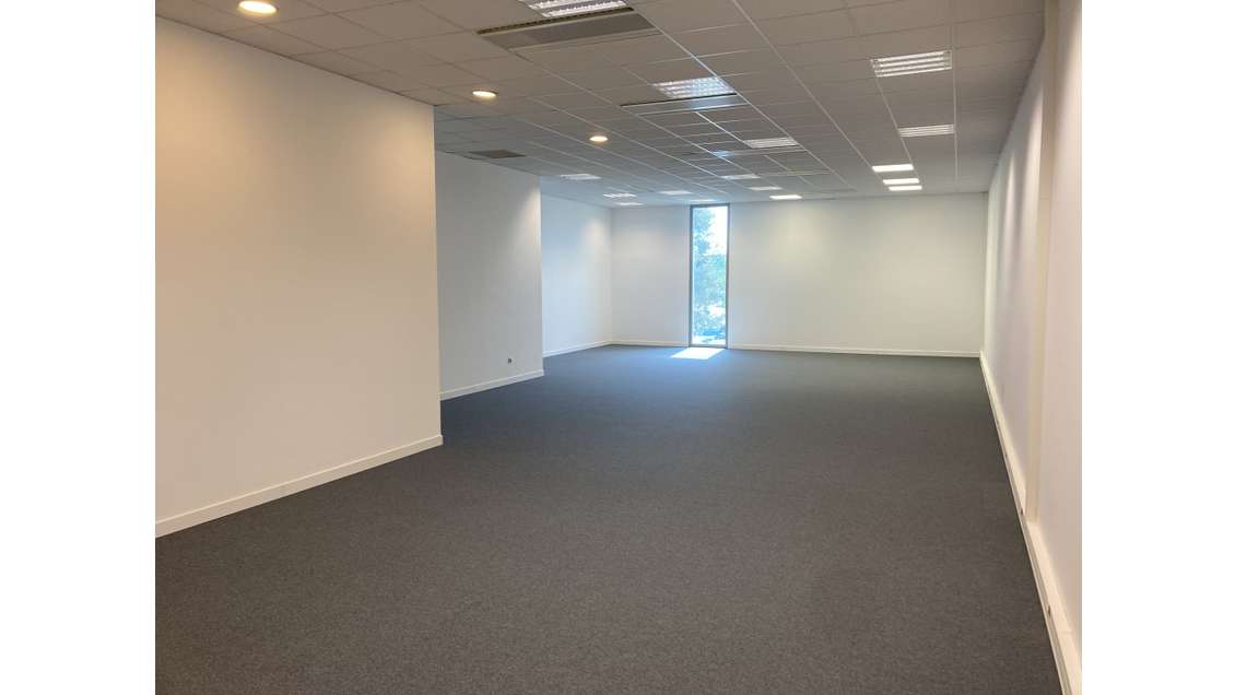 A louer bureau disponible 131m² à Bayonne
