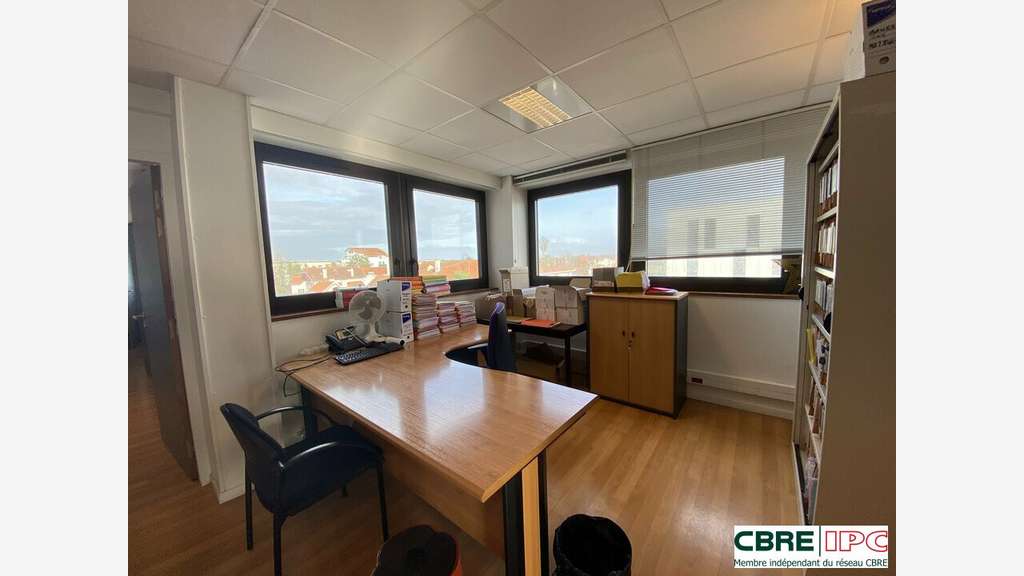 Location bureaux de 246m² à Bayonne Arènes