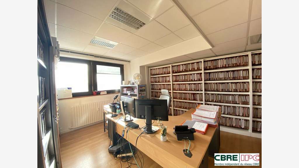 Location bureaux de 246m² à Bayonne Arènes