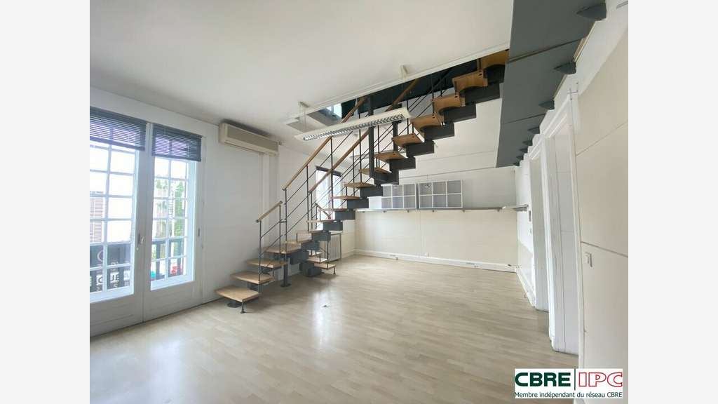 Location bureaux 116m² axe très passant Bayonne