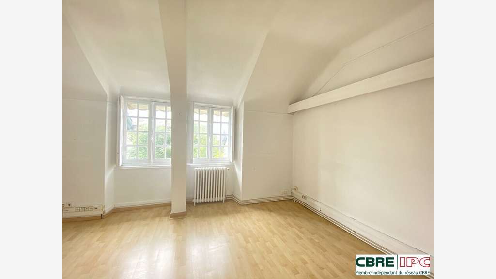 Location bureaux 116m² axe très passant Bayonne