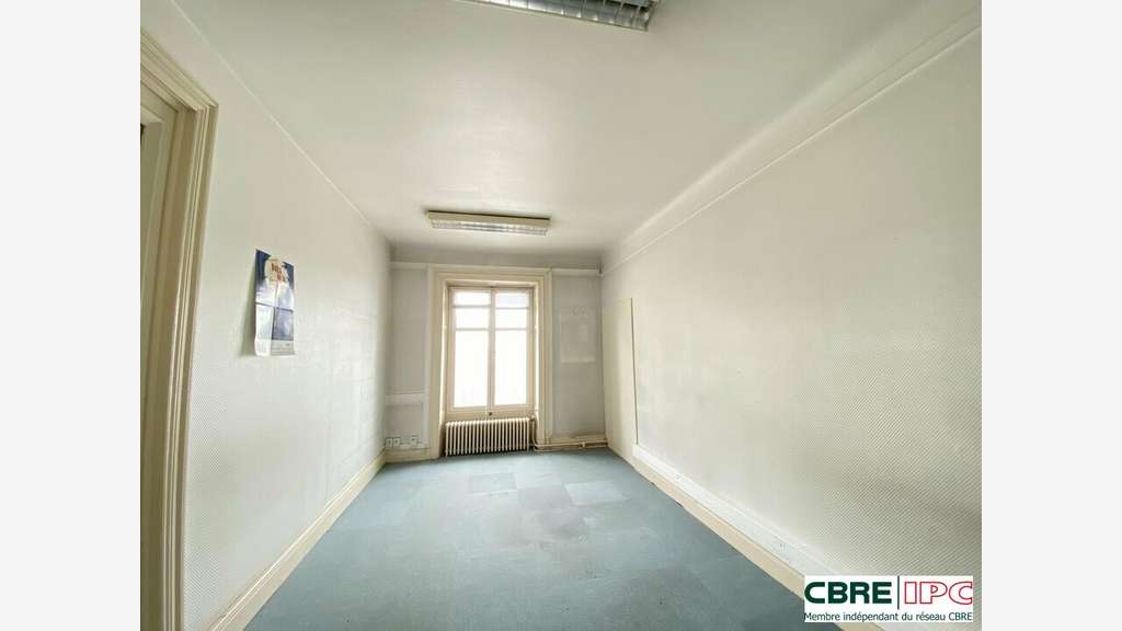 Location bureaux de 306m² au 1er étage à Bayonne