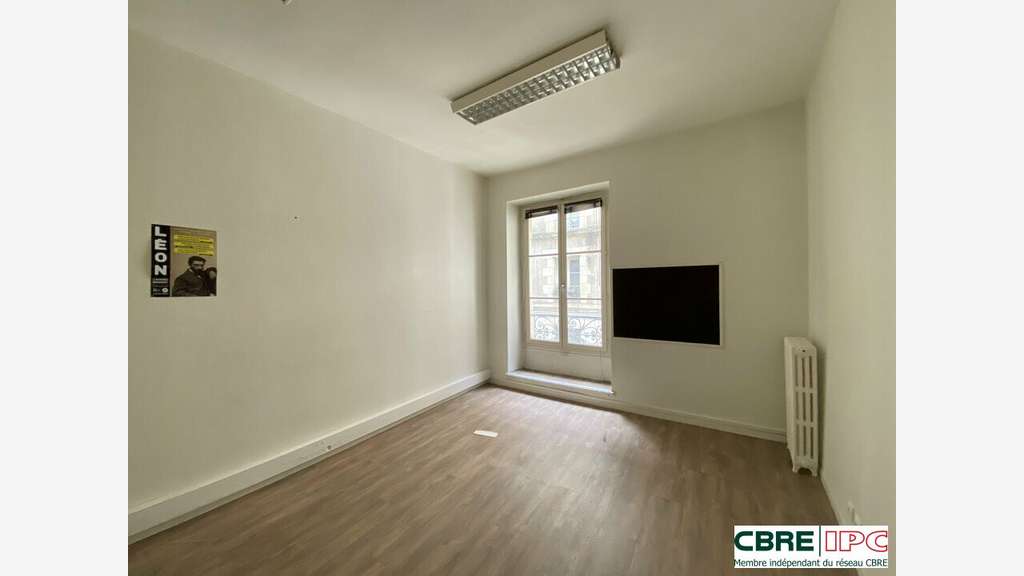 Location bureaux de 306m² au 1er étage à Bayonne