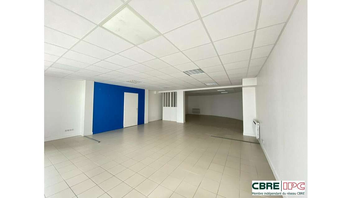 LOCATION - REF : 8338FD