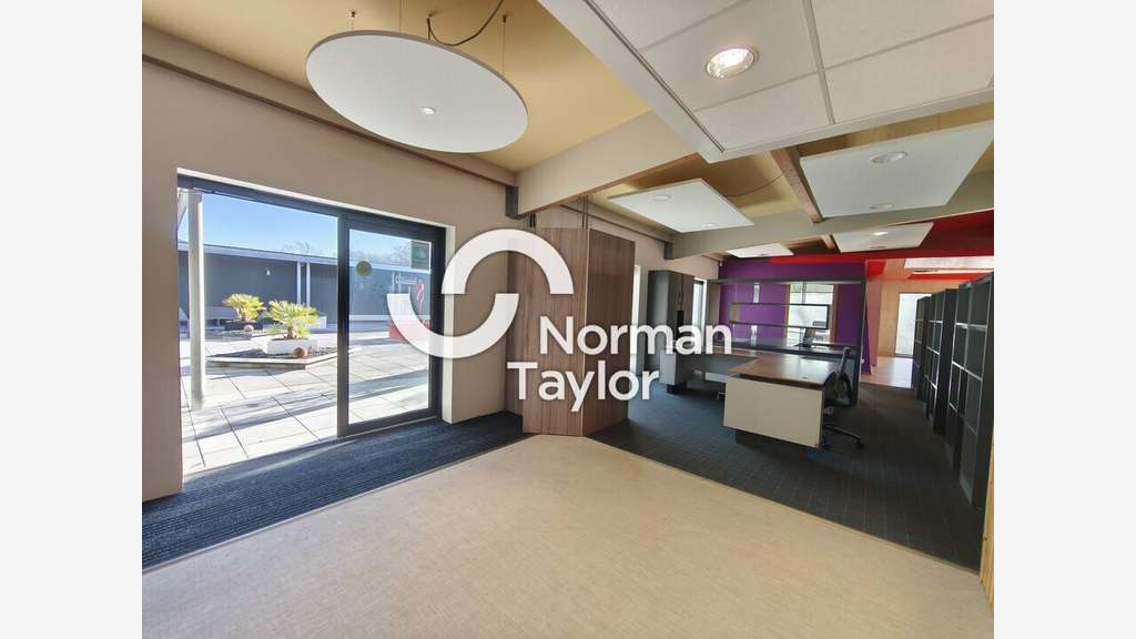 Bureaux de 280m² à louer Bayonne prox A63