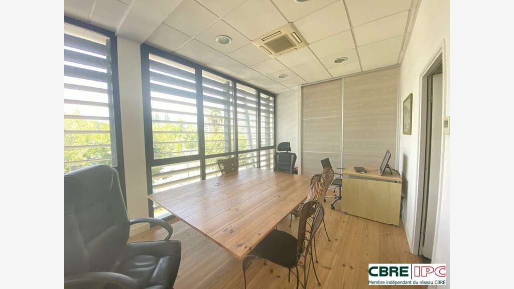 Location bureaux 175 m² R+1 à Bayonne Aritxague