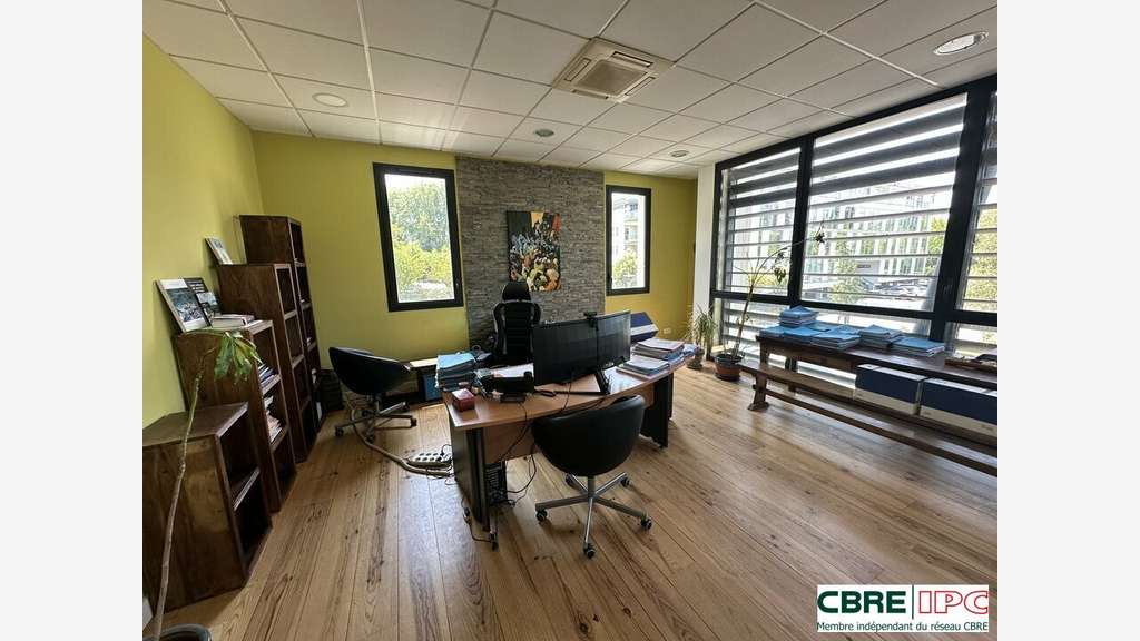 Location bureaux 175 m² R+1 à Bayonne Aritxague