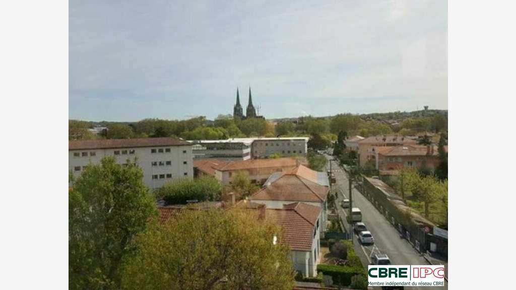 Location bureaux 113m² lumineux à Bayonne Arènes