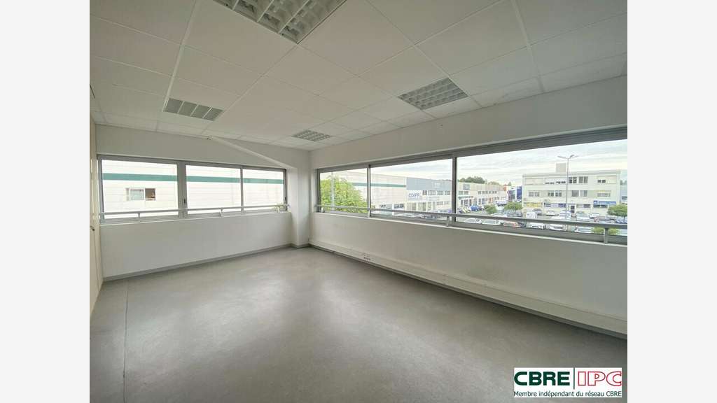 Location bureaux 95m² R+1 à Bayonne
