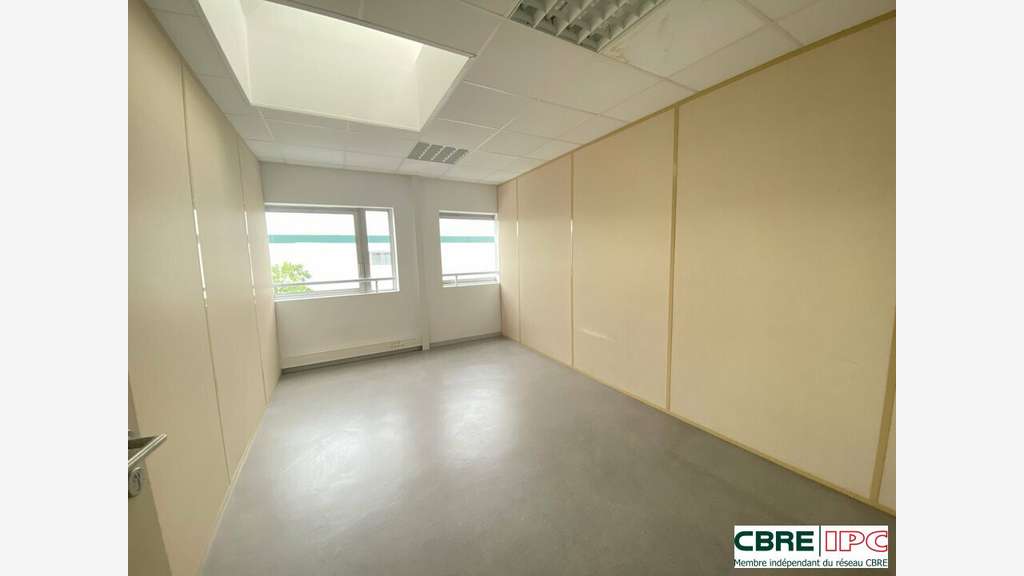Location bureaux 95m² R+1 à Bayonne