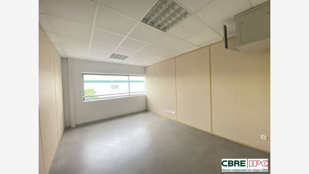 Location bureaux 95m² R+1 à Bayonne