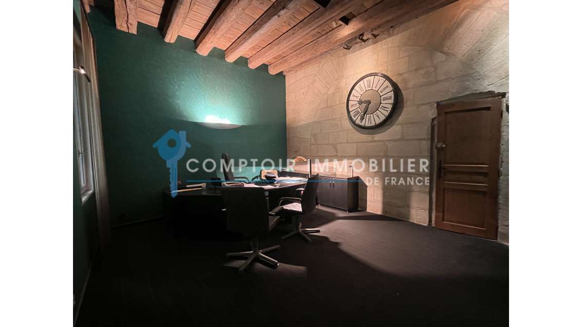 A louer bureaux 72m² à Beaucaire cours Gambetta