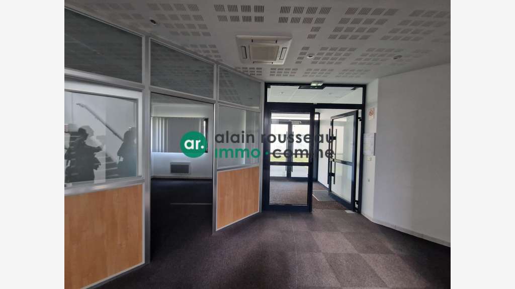 A louer bureaux sur deux niveaux 600m² à Beaucouzé