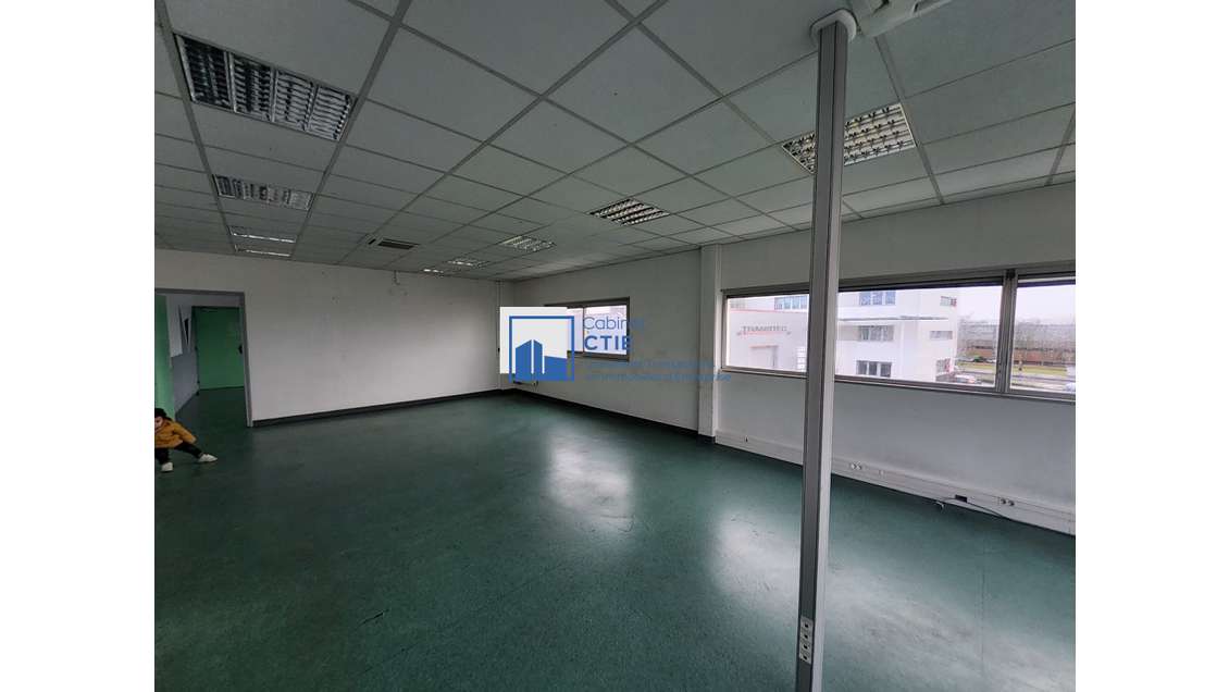 À louer bureaux 310m² Beaucouzé