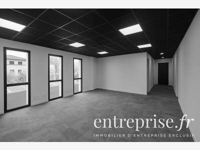 Plateau de bureaux neuf 156m² à louer à Beaucouzé