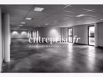 Bail précaire local d'activité 247m² à Beaucouzé 