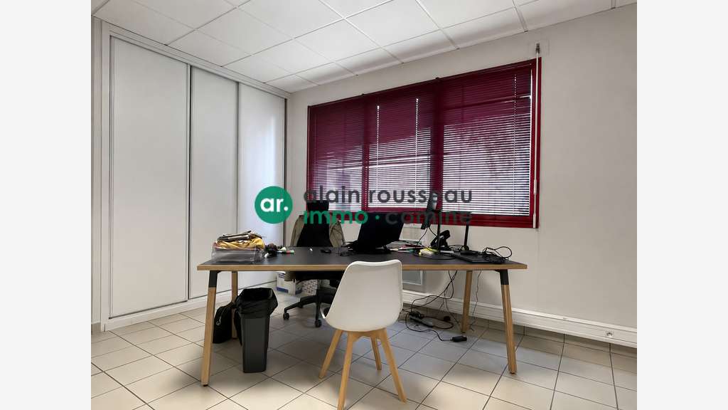 A louer 95m² bureaux ZI Beaucouzé