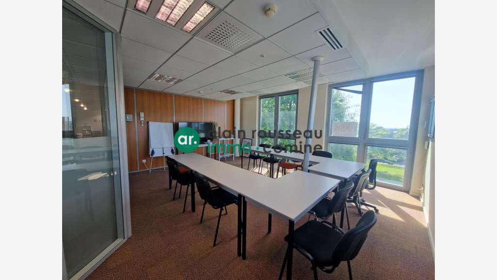A louer plateau de bureaux 170m² à Beaucouzé