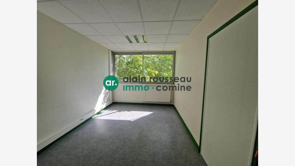 A louer bureaux de 13,66m² à Beaucouzé