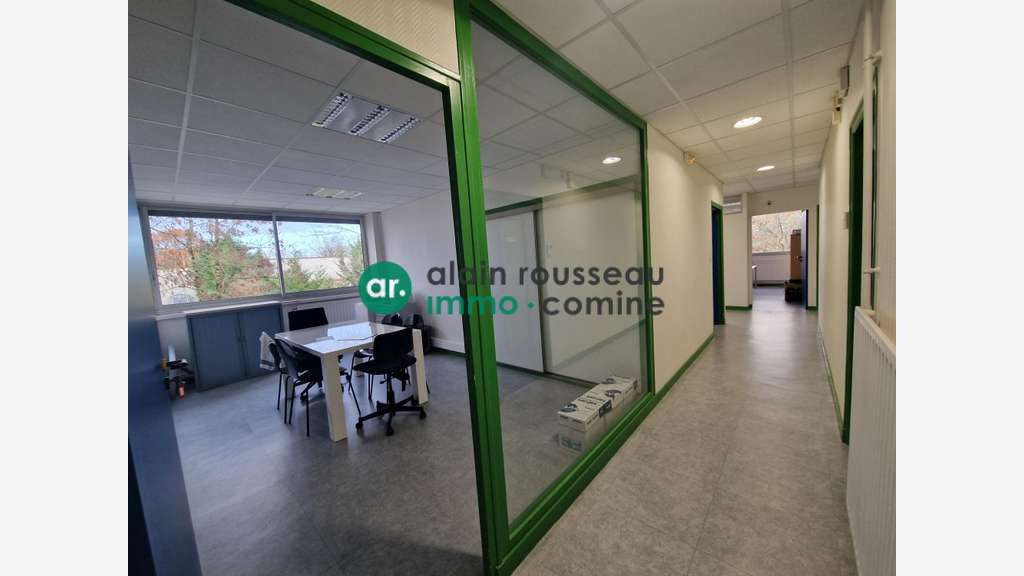 A louer bureaux lumineux de 22,71m² à Beaucouzé