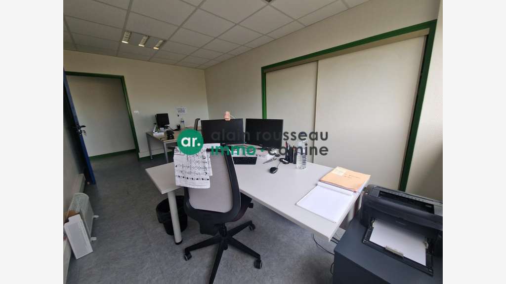 A louer bureaux lumineux de 16,40m² à Beaucouzé