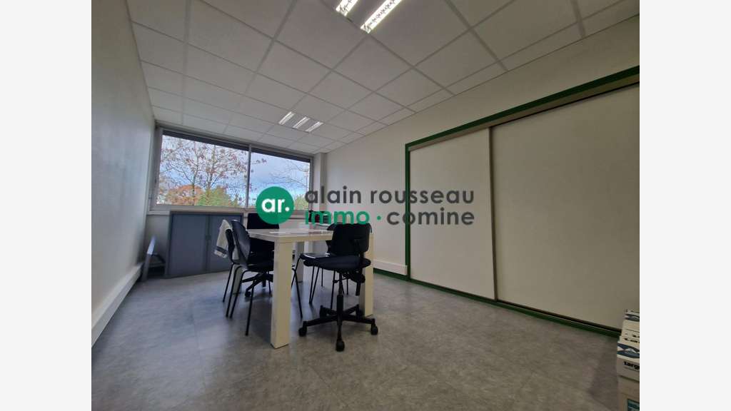 A louer bureaux lumineux de 17,28m² à Beaucouzé