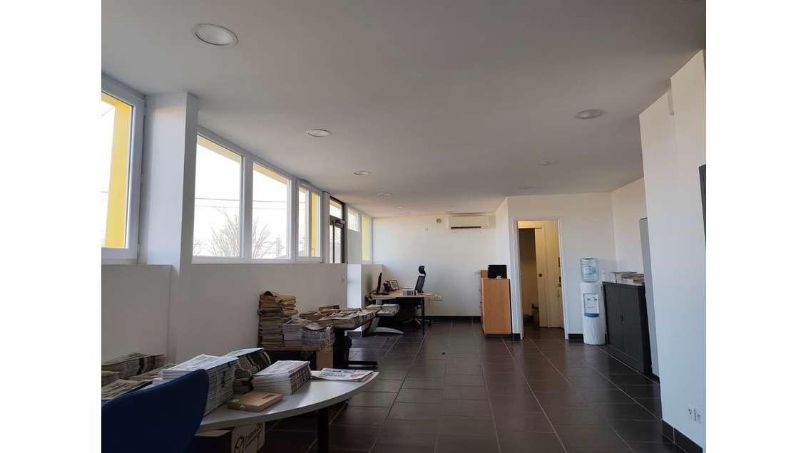 Bureaux en très bon état 87m² à louer à Beaumont
