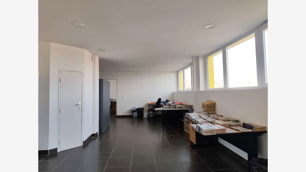 Bureaux en très bon état 87m² à louer à Beaumont