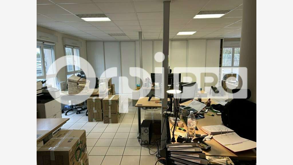 A louer bureaux RDC de 300m² à Beauvais Tilloy