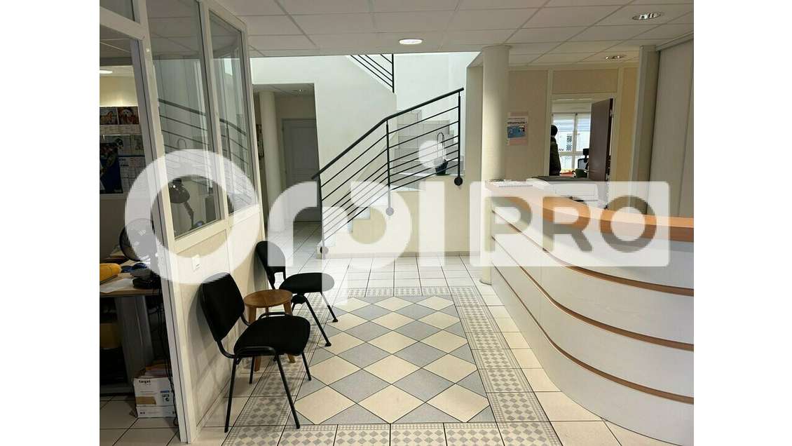 A louer bureaux RDC de 300m² à Beauvais Tilloy
