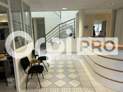 A louer bureaux RDC de 300m² à Beauvais Tilloy