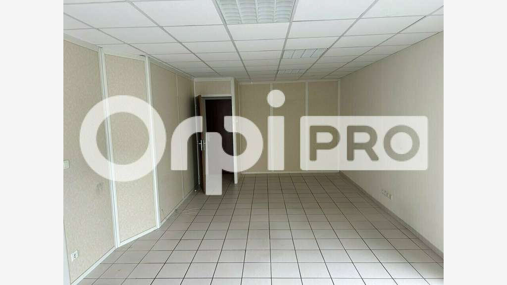 A louer bureaux RDC de 300m² à Beauvais Tilloy