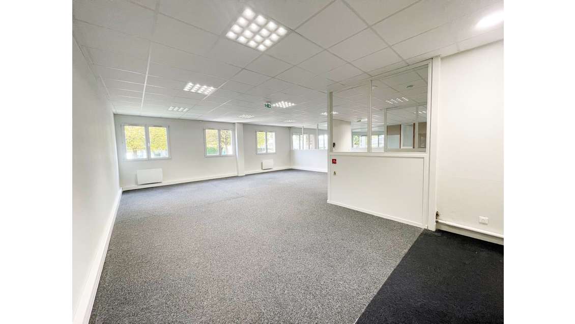 Bureaux de 212m² à louer en RDC à Beauvais (Oise)