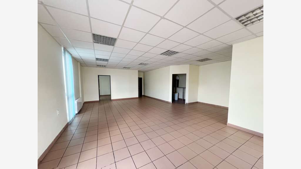 Bureaux à louer de 100m² en RDC à Beauvais