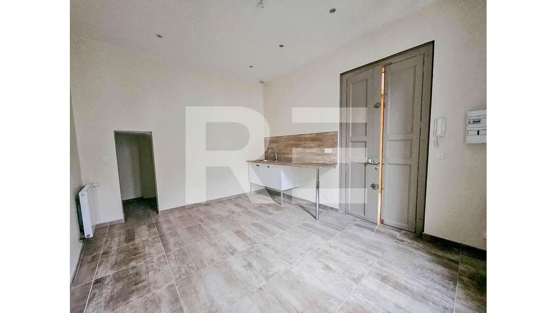 Locaux pro de 19m² à louer à Beauvoisin