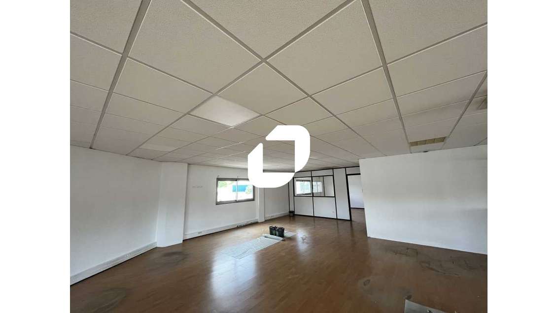 A louer Bureaux 250m² Begles