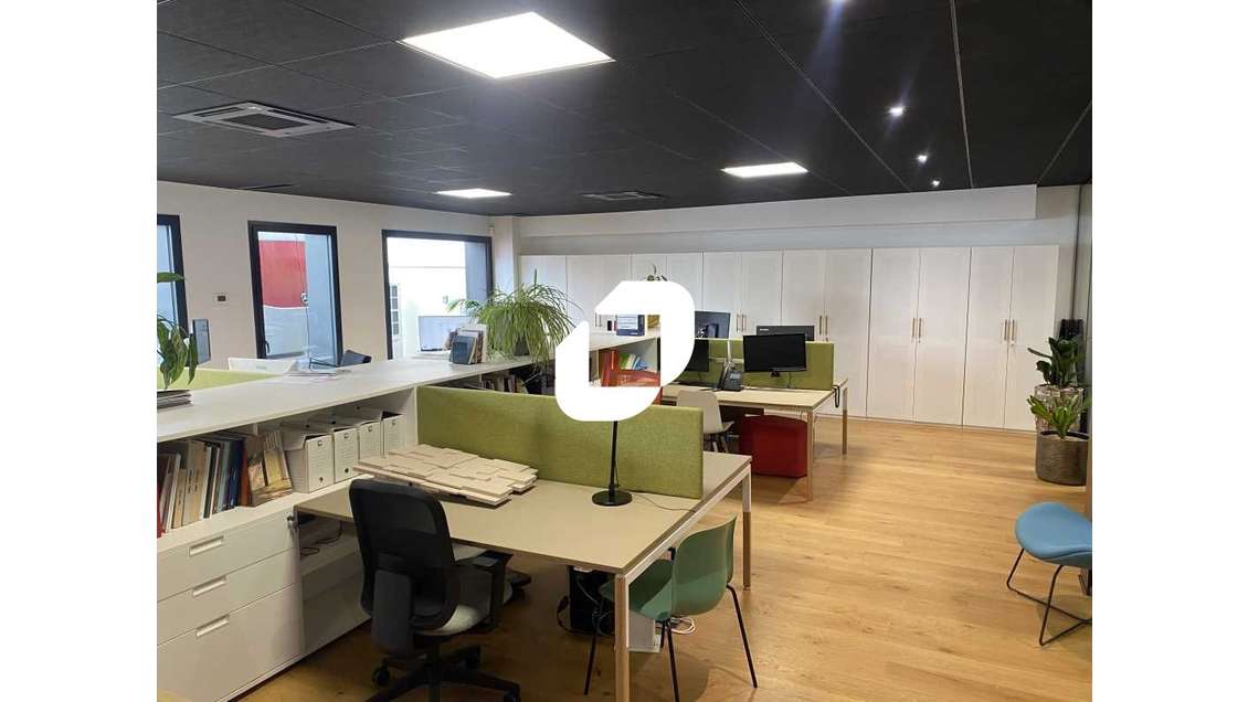 A louer Bureaux 425m² Begles