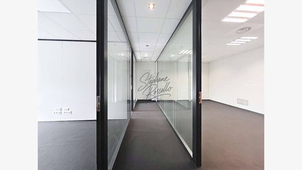 Location locaux professionnels 71m² RDC à Behren