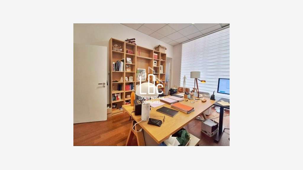 A louer bureau lumineux 107m² RDC à Nantes