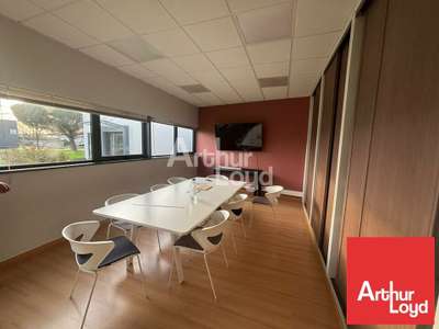Bureaux 900m² à louer belle visibilité Bellevigny