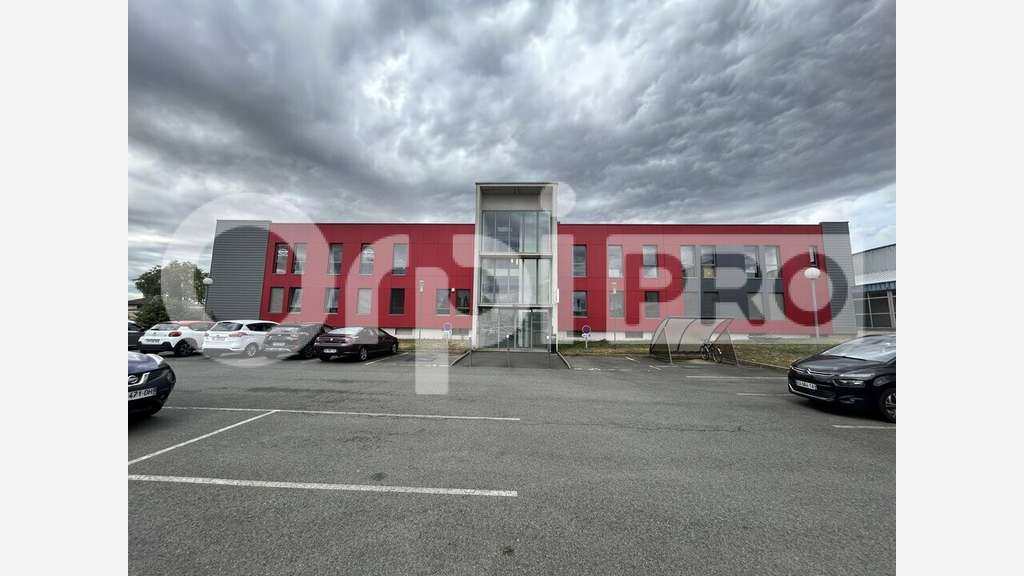 Bureaux modernes et lumineux de 185 m² au R+1