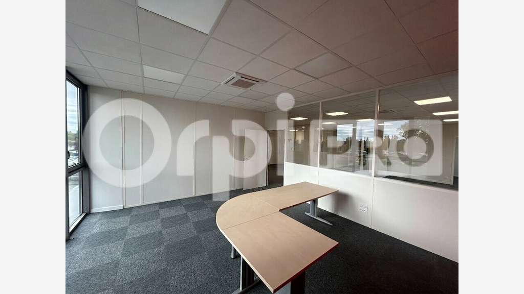 Bureaux modernes et lumineux de 185 m² au R+1
