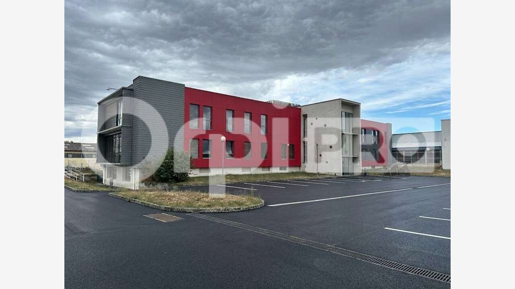 Bureaux modernes et lumineux de 185 m² au R+1