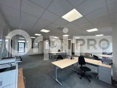 Bureaux modernes et lumineux de 185 m² au R+1