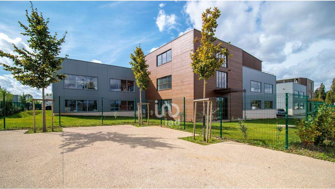 Location bureaux fonctionnels 90m² à Belloy