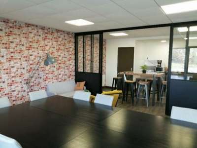 Bureau individuel 12m² à louer à Berd'huis