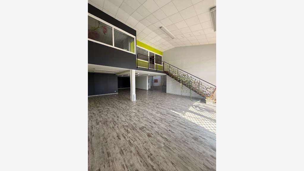 Bureaux 320m² à louer à Bergerac