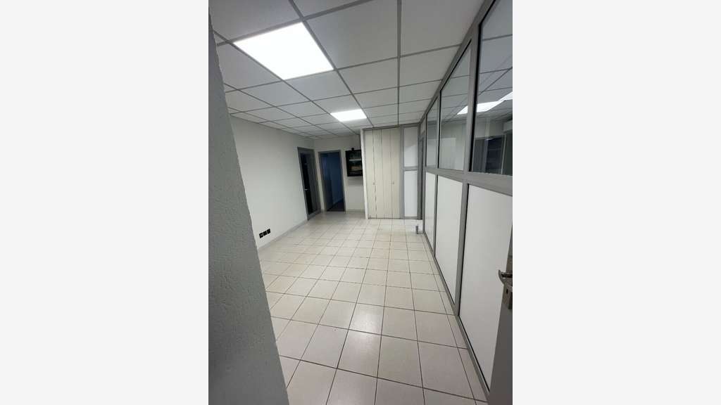 A louer bureaux RDC rampe PMR de 109m² à Besançon