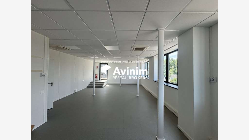 Bureaux premium 244m² R+1 à louer à Besançon