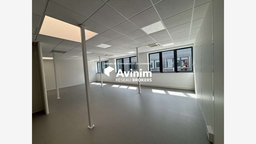 Bureaux premium 244m² R+1 à louer à Besançon
